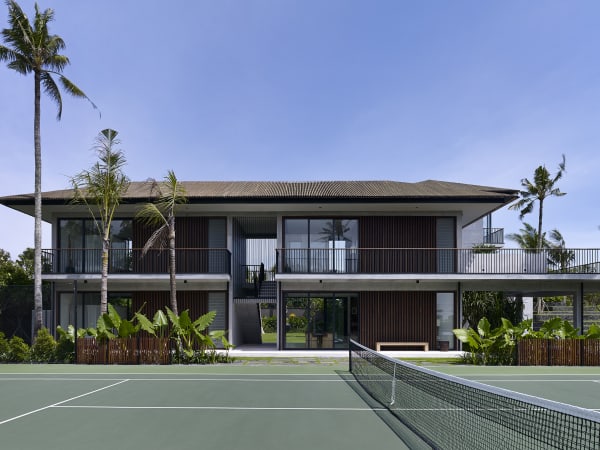 Arnalaya Beach House - Tennis suites by tennis court